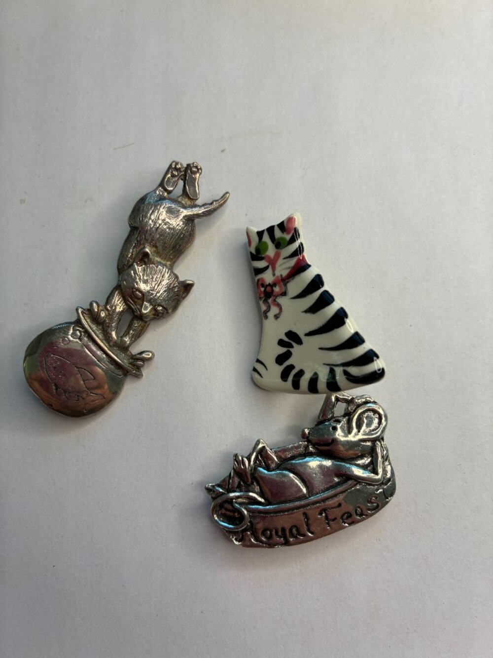 Bundle Set Two Cat Pins Brooches and One Mouse Magnet. - Picture 2 of 8